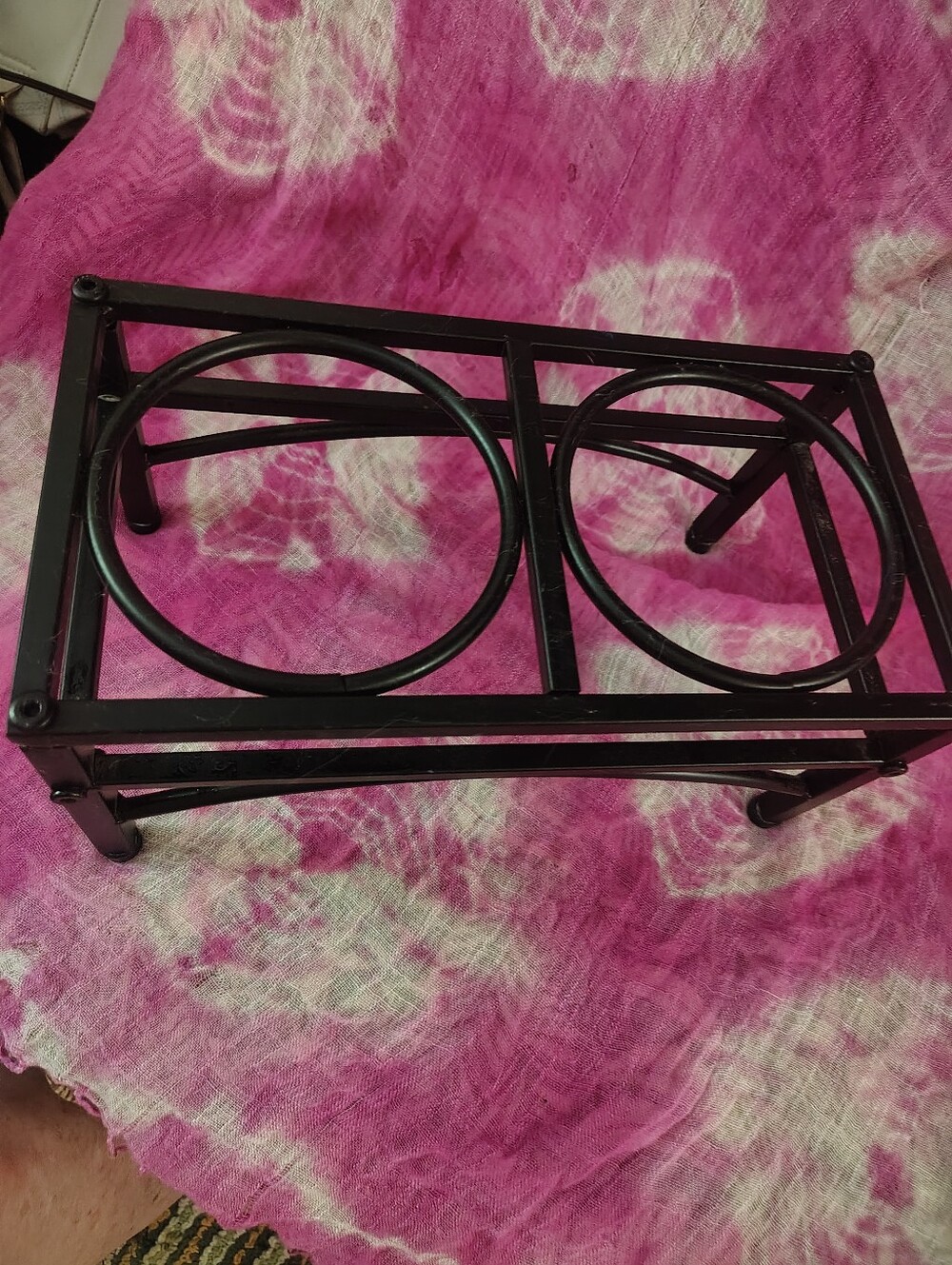 Modern Black Metal Raised Double Pet Bowl Stand Sturdy Raised Diner Frame